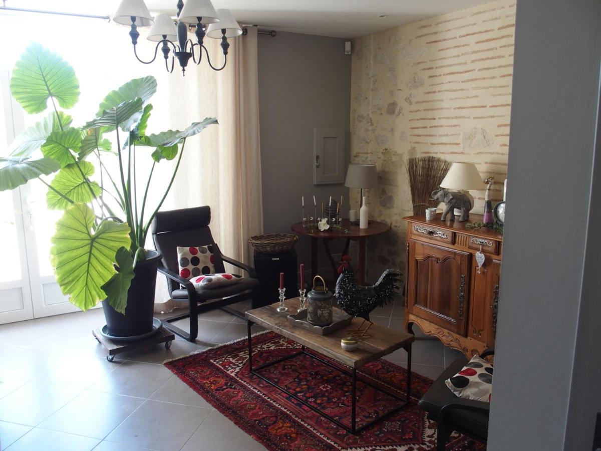 לינה וארוחת בוקר Castelnau-sur-Gupie Les Tamaris מראה חיצוני תמונה